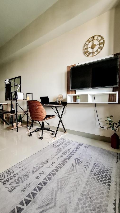Luxe Bonifacio Global City Taguig Uptown Condo Hotel 1 Bedroom Suite 외부 사진